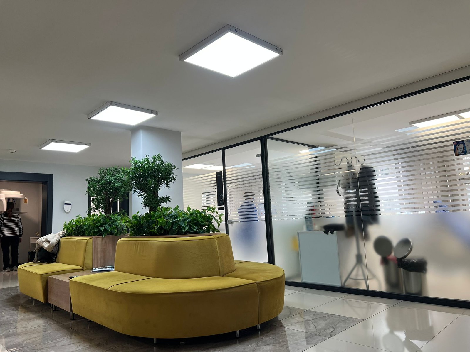 Klinik Bekleme Salonu ve Dinlenme Alanı