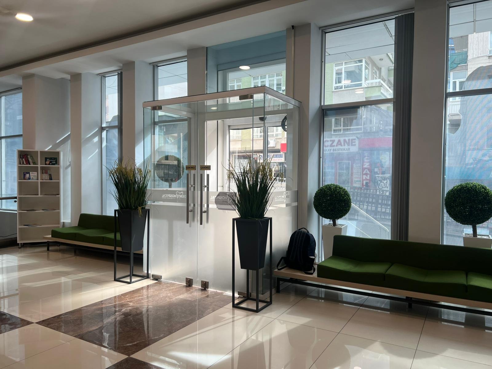 Dent Hospital Bina Giriş Holü